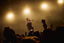 Bildet viser en konsert.